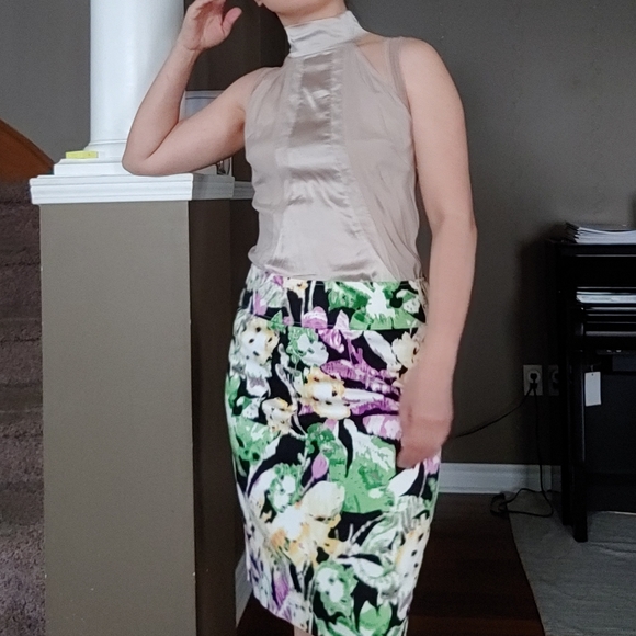 Women's Marciano Sleeveless Silk Top - Picture 8 of 8